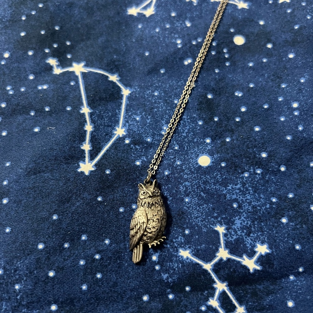 LAST CHANCE! VINTAGE Pewter Perched Owl Necklace